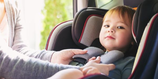 Mal d'auto bambini: rimedi e consigli