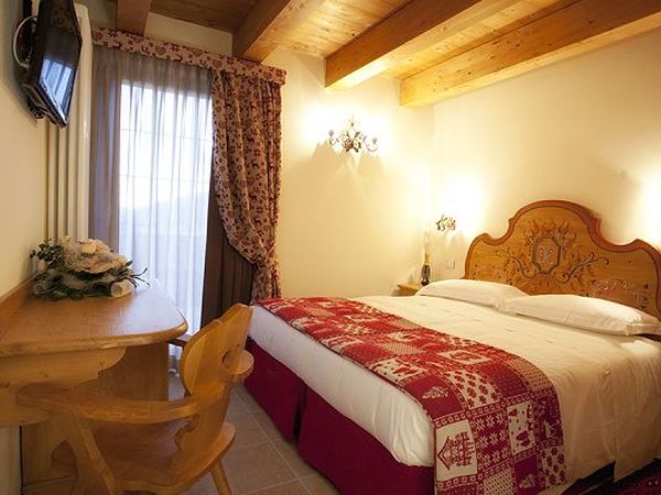 Garn� Astoria - foto 14854.jpg