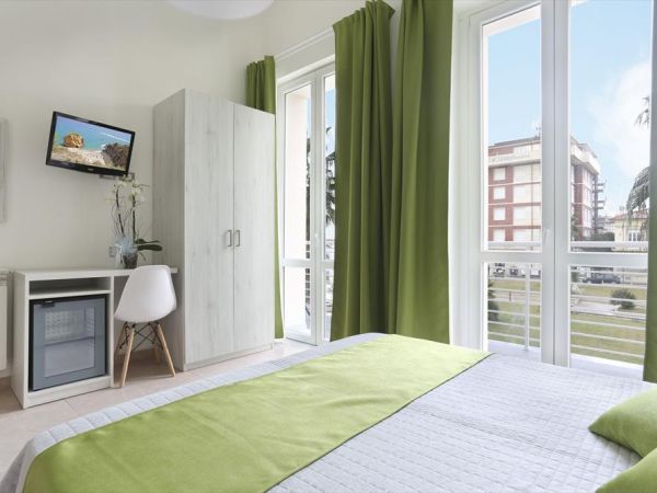 Hotel Nuovo Tirreno  - foto 32656.jpg