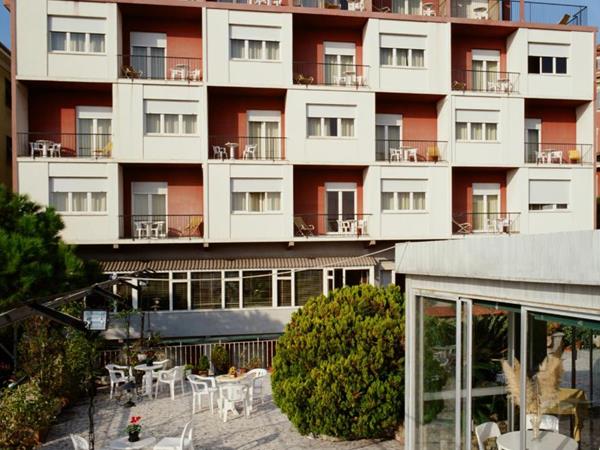 Family hotel Robinia