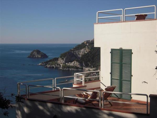 Family hotel Claudio - Liguria, Bergeggi (SV)