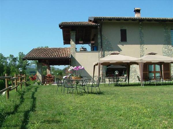 Agriturismo Cascina L’Arché - Piemonte, Santo Stefano Belbo (CN)