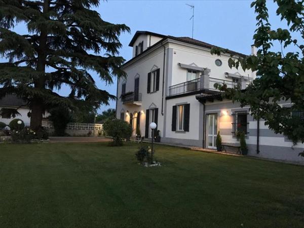 VILLA PRESTIGIO Bed and Breakfast