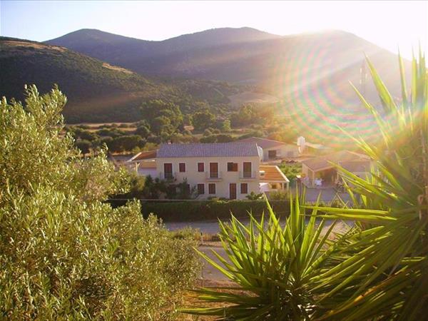 Agriturismo La Grotta Del Tesoro - Santadi (CI)