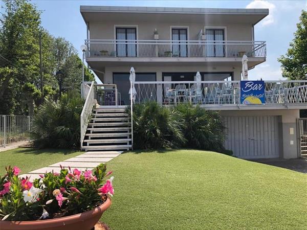 Lake Garda Beach Hostel - B&B Lago di Garda, Padenghe sul Garda (BS)