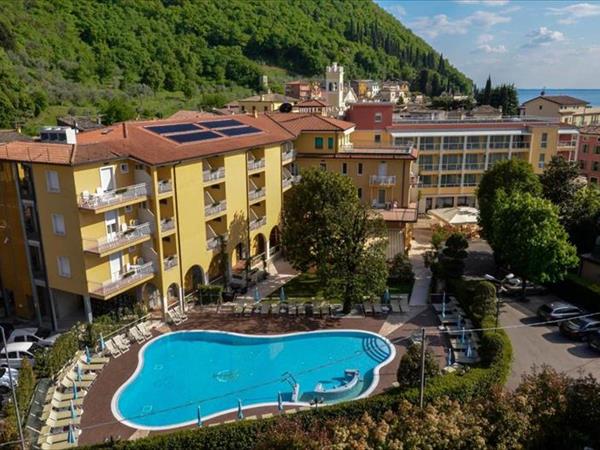 Family hotel Bisesti ***S