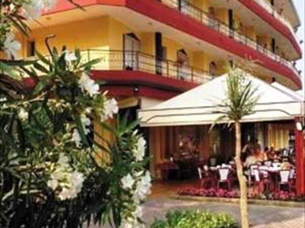 Family hotel Corallo