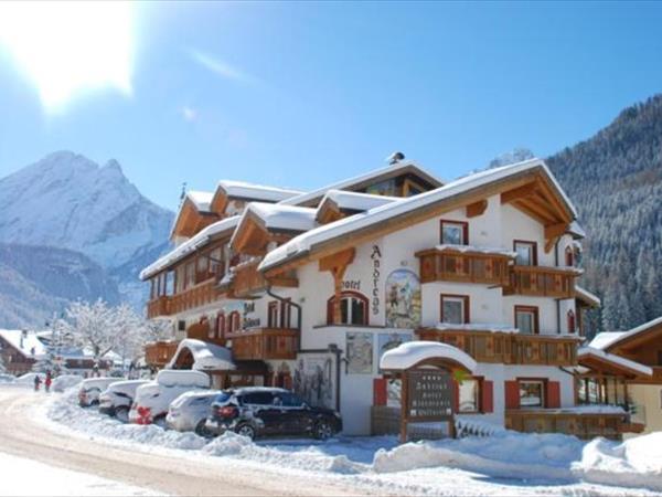 Hotel B&B Andreas - Family hotel Marmolada, Canazei (TN)