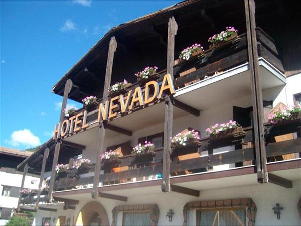 Hotel Nevada - Family hotel Marmolada, Campitello di Fassa (TN)