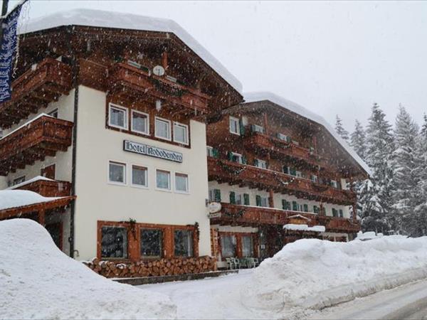 Hotel Rododendro - Family hotel Marmolada, Campitello di Fassa (TN)