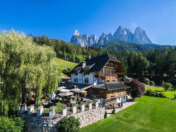 Golfhotel Sonne - Family hotel Altopiano dello Scillar, Castelrotto (BZ)