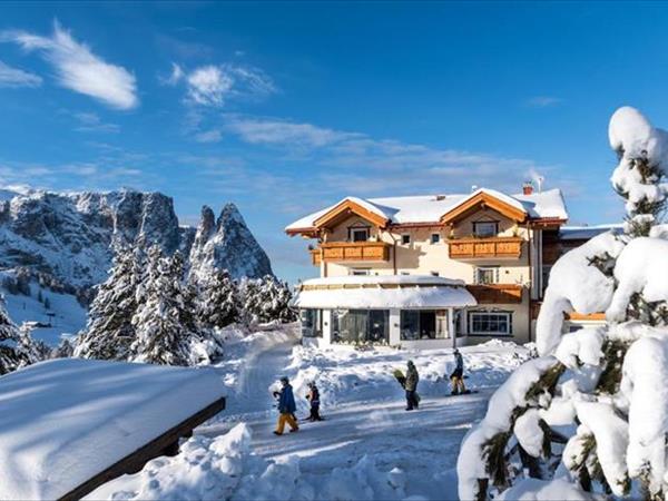 Hotel Rosa Eco Alpine Spa Resort - Family hotel Altopiano dello Scillar, Castelrotto (BZ)