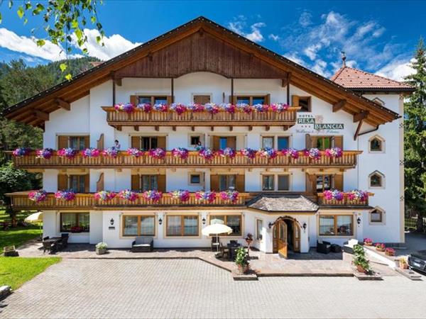 Hotel Resa Blancia - Family hotel Dolomiti, Marebbe (BZ)