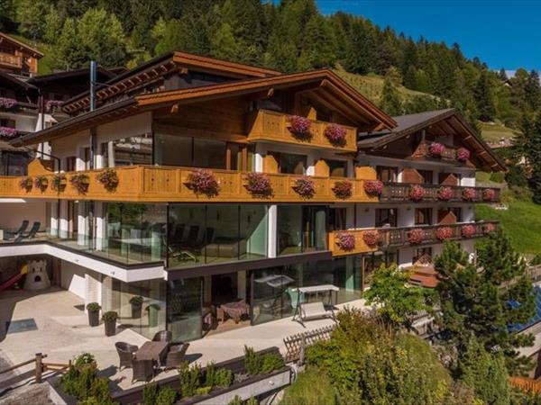 Family hotel Garnì Gardena - Appartments - Family hotel Val Gardena, Santa Cristina in Val Gardena (BZ)