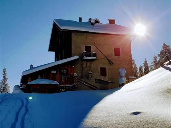 Rifugio Dosso Larici  - Fai della Paganella (TN)