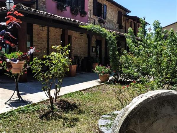 Agriturismo La Corte Sul Lago - Cingoli (MC)